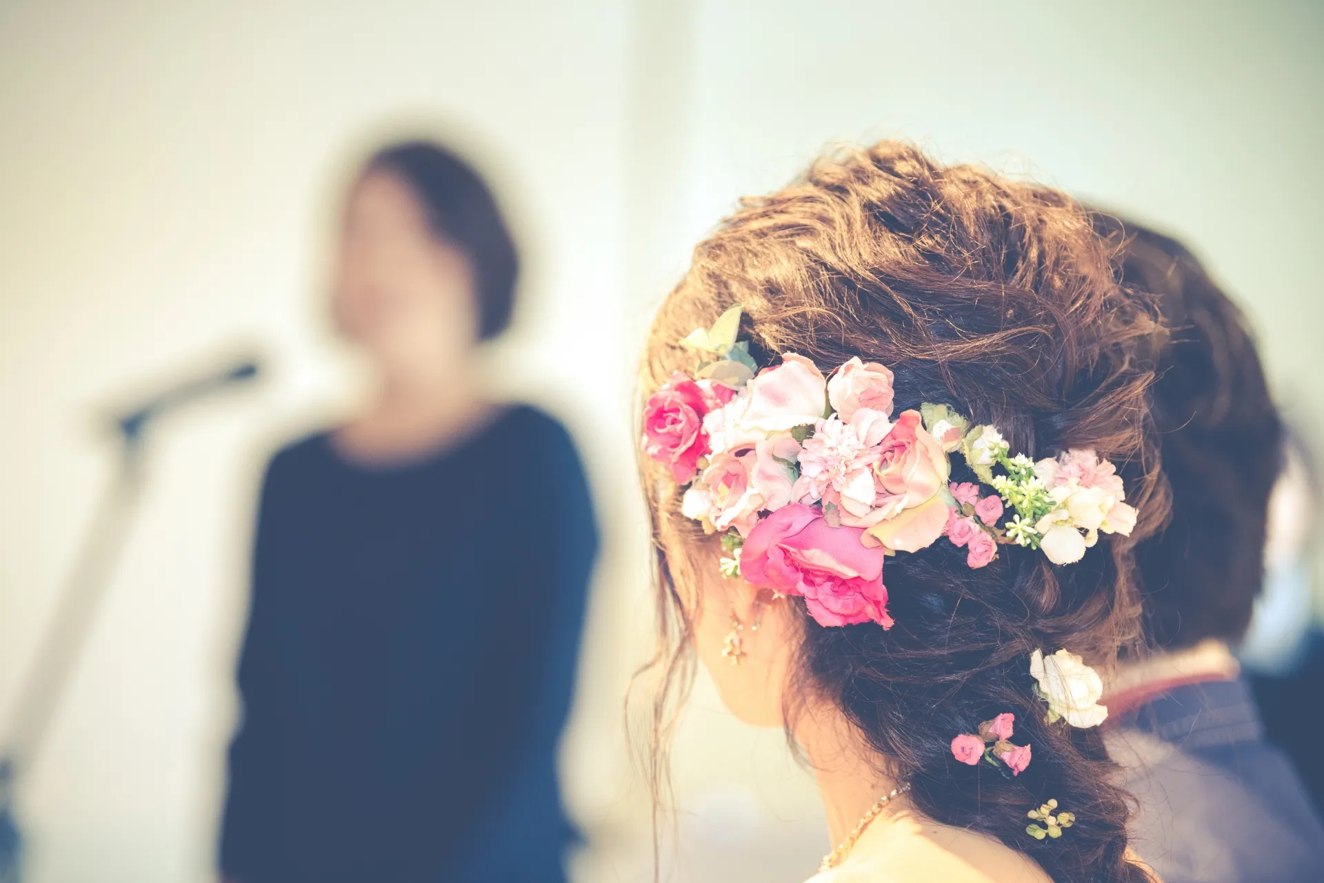 スピーチを聞く花嫁