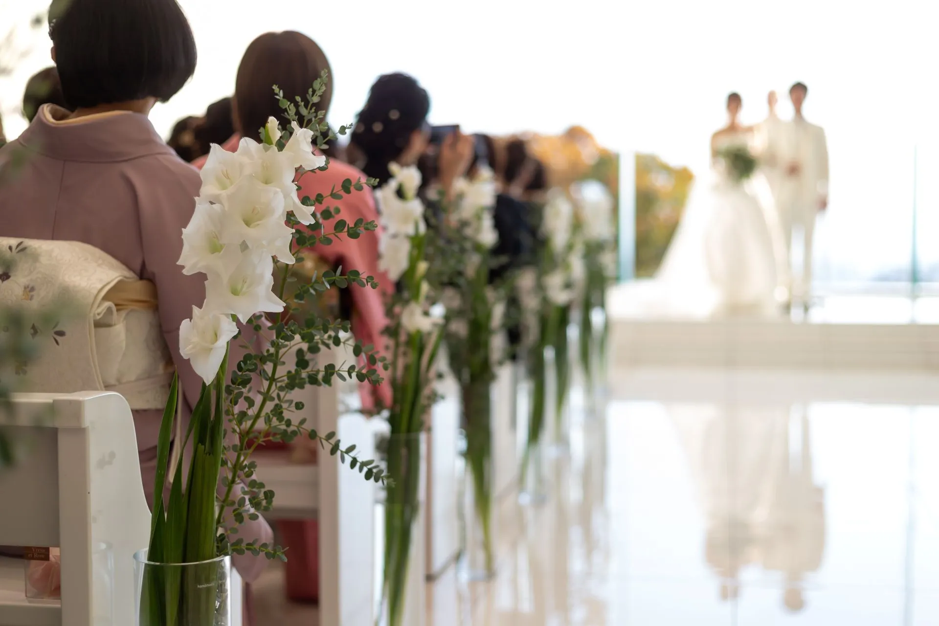 結婚式に参列するゲスト