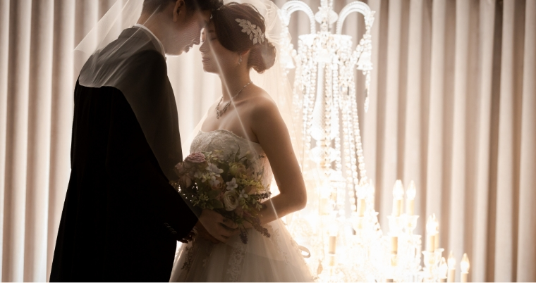 光きらめく幻想的なチャペルで
挙式のような撮影が叶うのイメージ